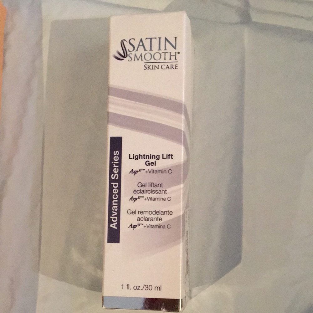 Satin smooth lightning lift Gel vitamin c advanced